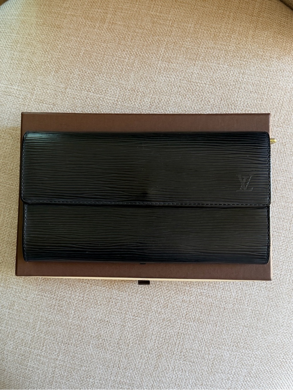 Louis Vuitton Black EPI Leather Porte Tresor International Long Wallet w Box